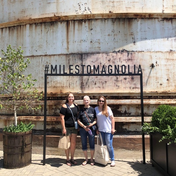 Meet your Posher, Leigh Ann - Picture 5 of 11